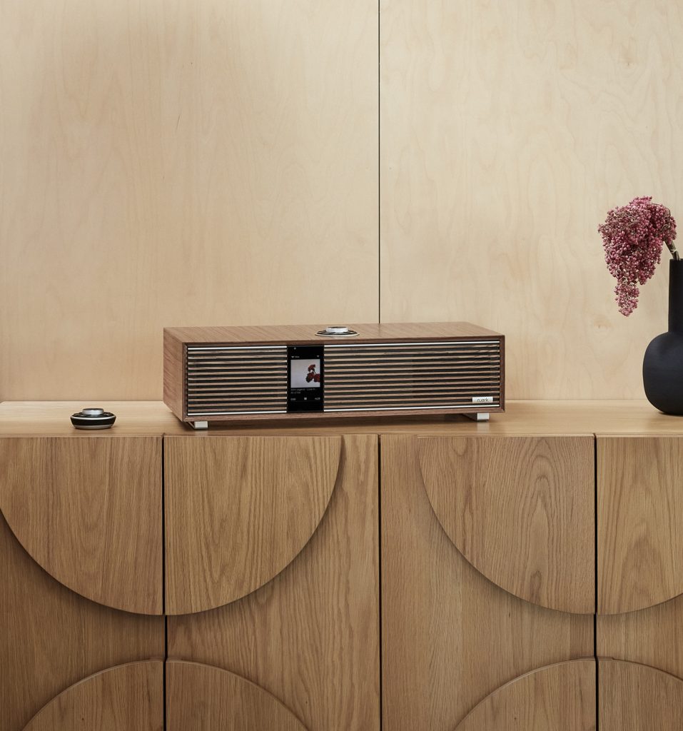 Ruark Audio R410 Integrated Music System Web_R410-0423-Walnut-6-957x1024